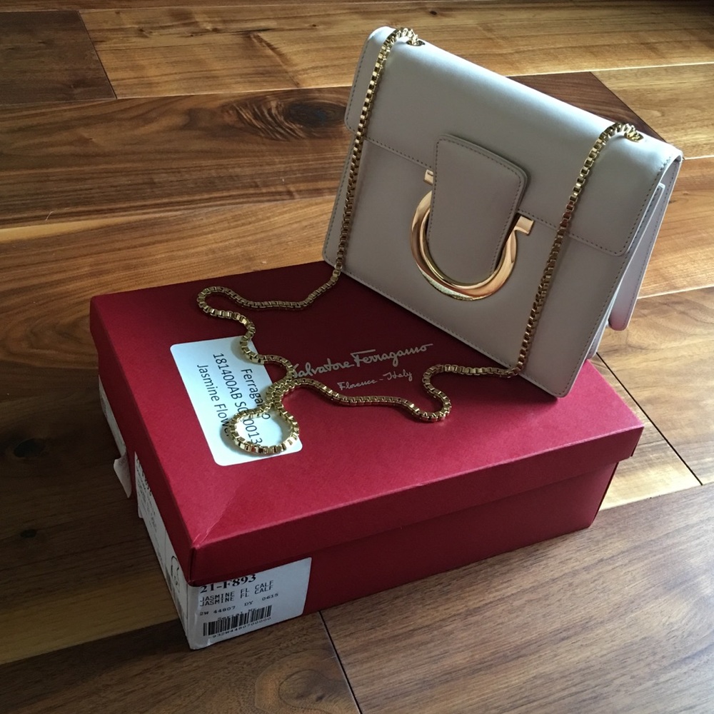 Salvatore Ferragamo Thalia shoulder bag